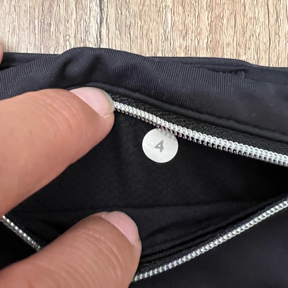 Lululemon Speed Short Ravish Reptile Silver Black - Picture 12 of 12